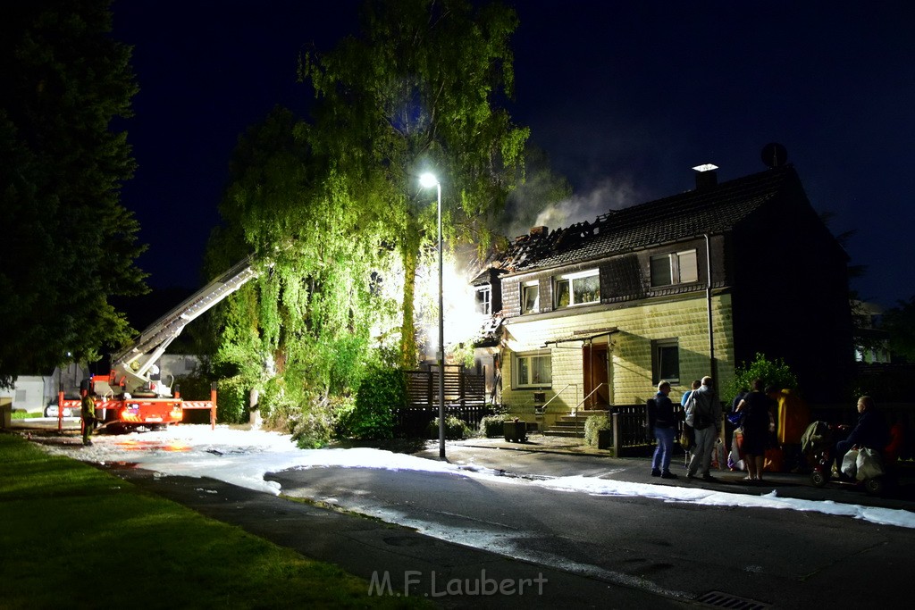 Grossfeuer Einfamilienhaus Siegburg Muehlengrabenstr P0634.JPG - Miklos Laubert